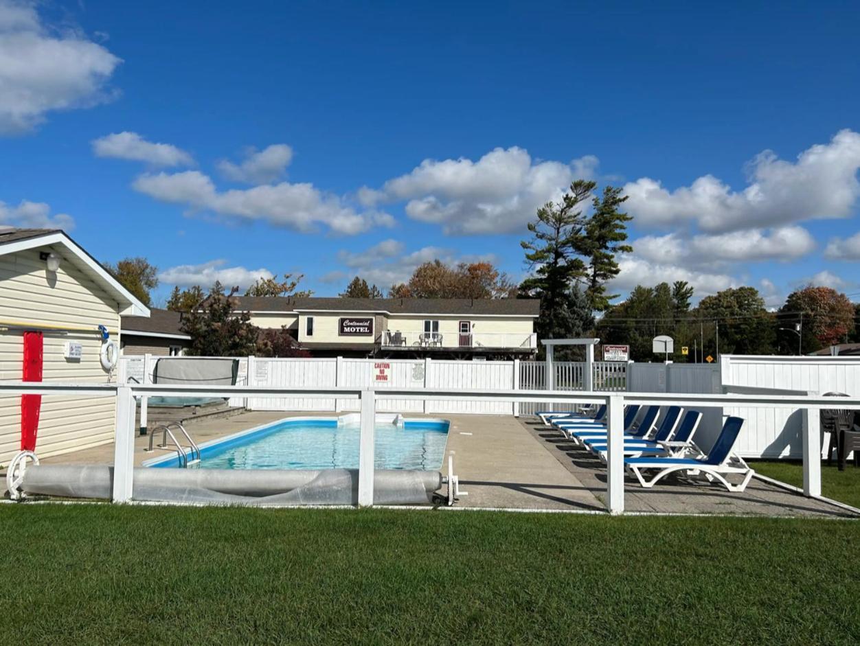 Centennial Motel Саабл-Бич Экстерьер фото